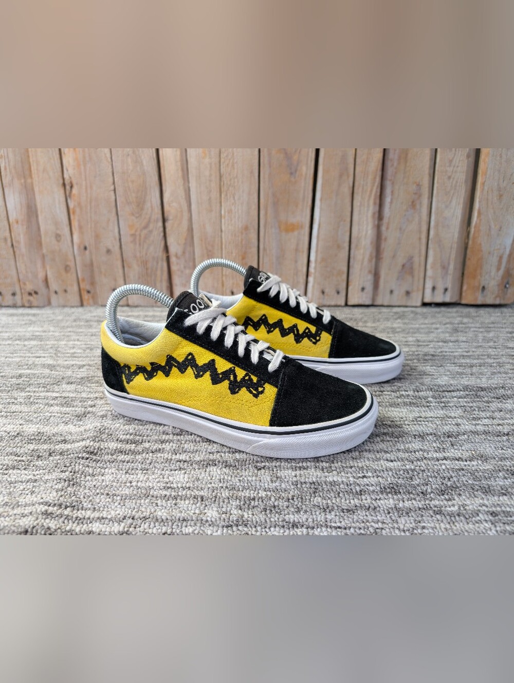 Vans Peanuts x Old Skool 'Charlie Brown' Size 6.5W/5M